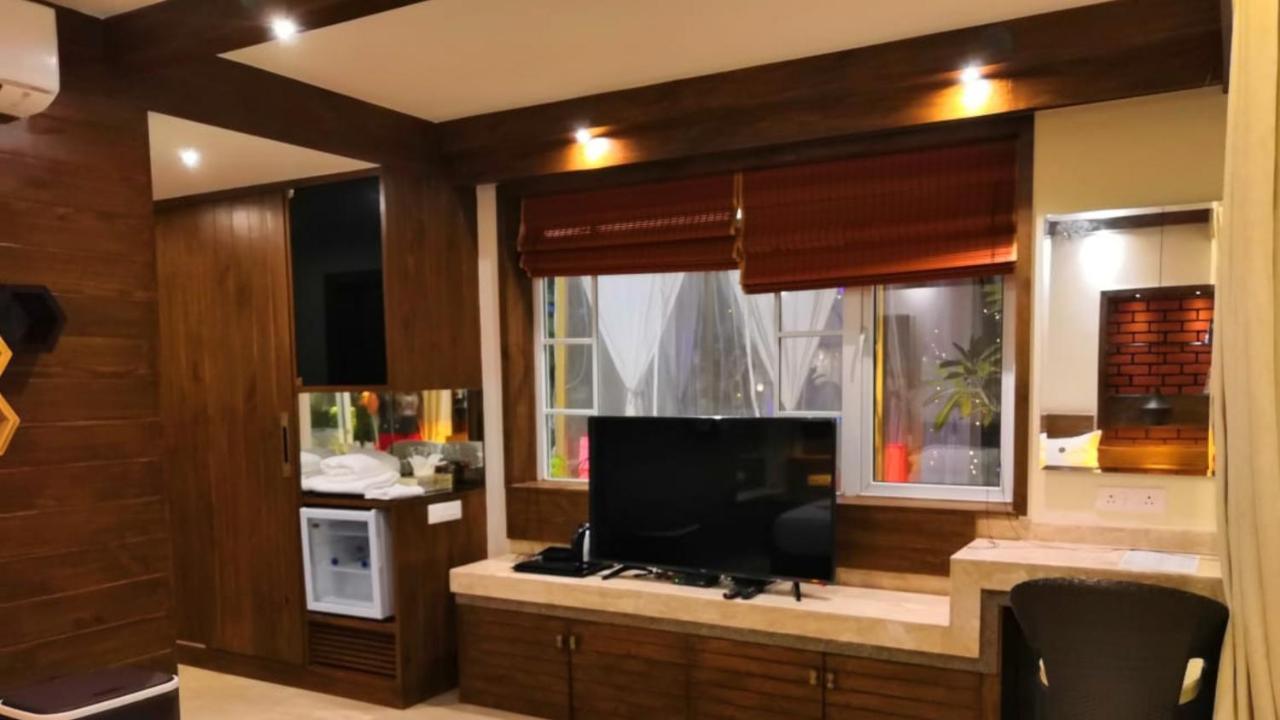 Shivers Oasis Luxury Boutique Resort Candolim Bagian luar foto